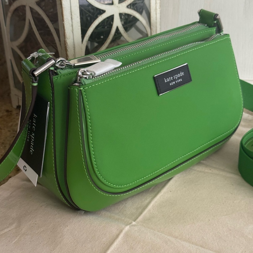 New kate spade new york Sam Icon KSNYL East-West Medium Crossbody